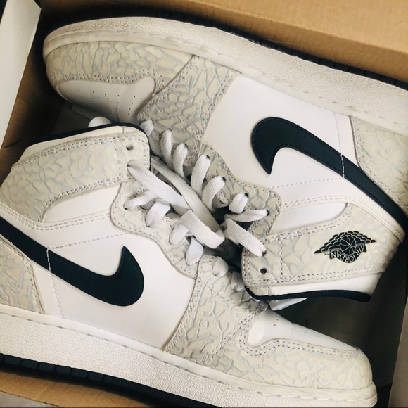 Nike AIR JORDAN 1 RETRO HI PREM BG Kid - Picture 11 of 13